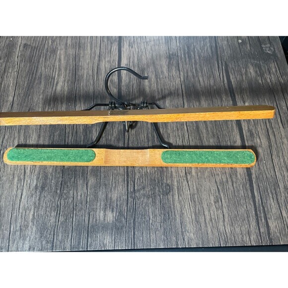 Vintage Wooden The Setwell Self Opening Swing Hook Down Hanger Made in USA - Picture 6 of 7